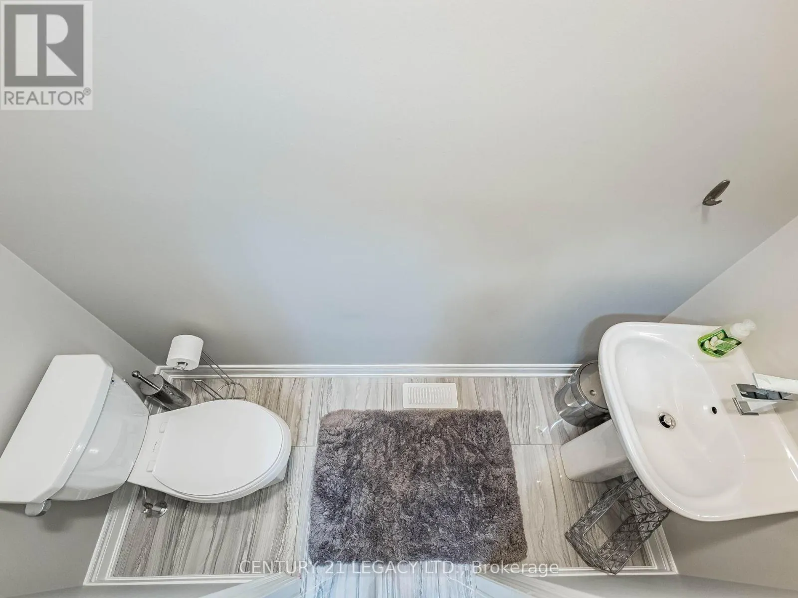 21 GOODVIEW DRIVE
