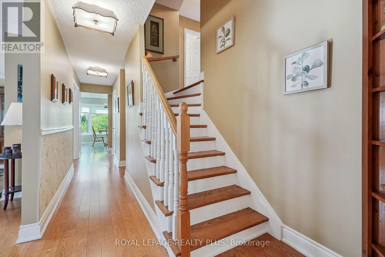2335 WYANDOTTE DRIVE