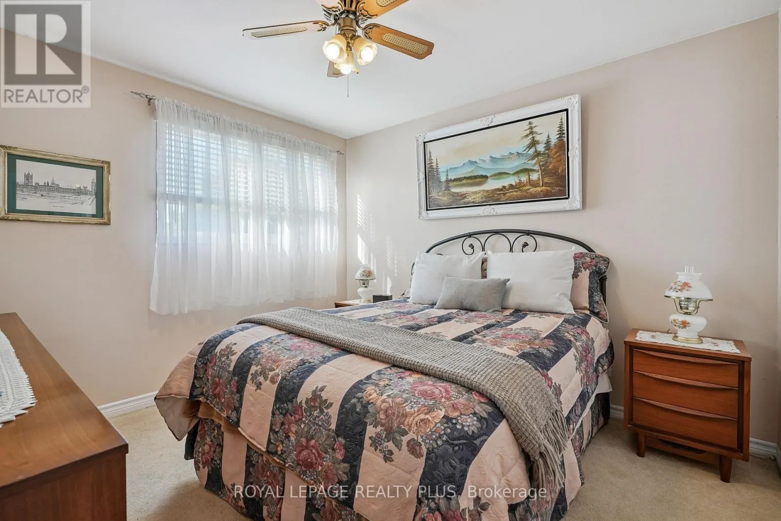 2335 WYANDOTTE DRIVE