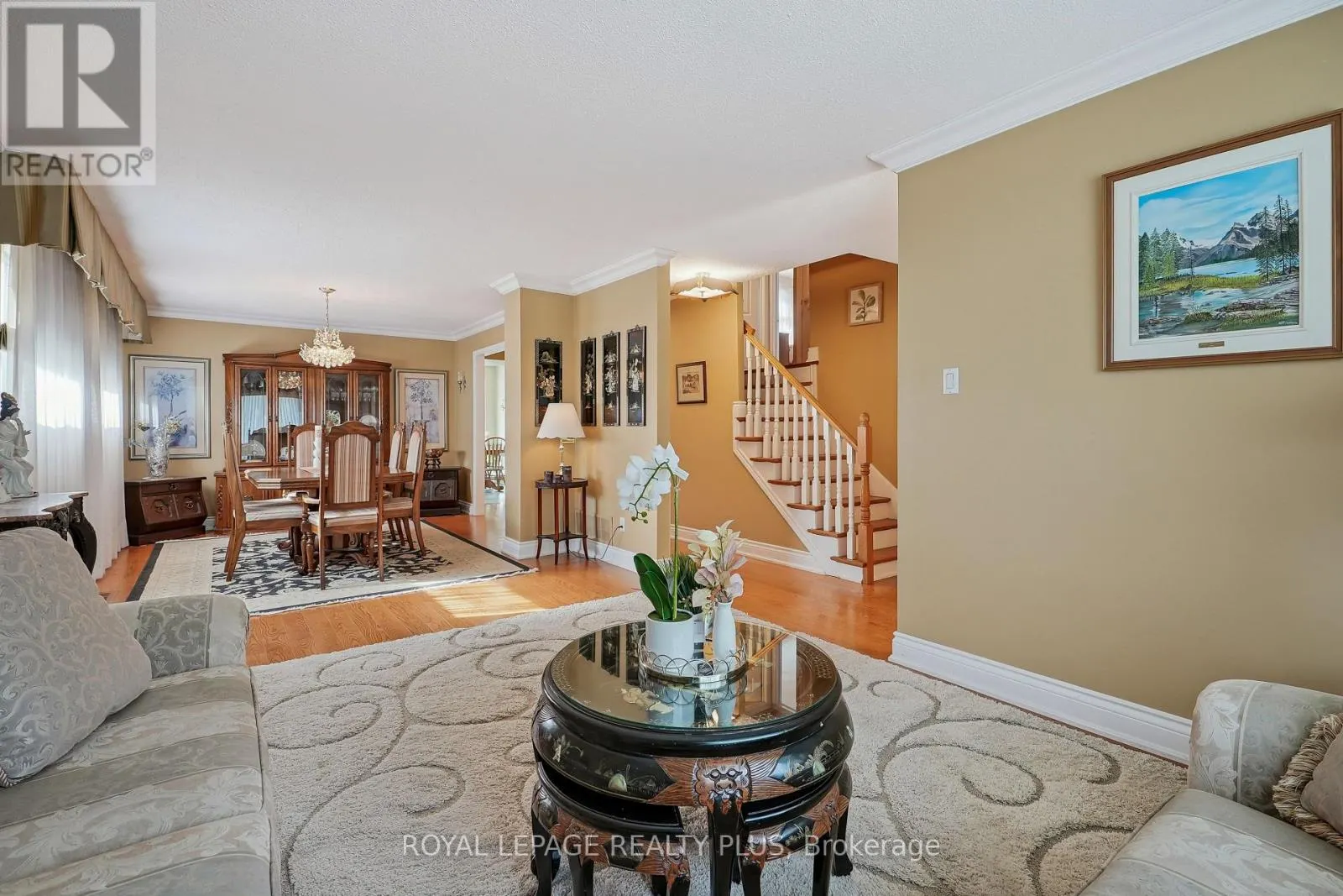 2335 WYANDOTTE DRIVE