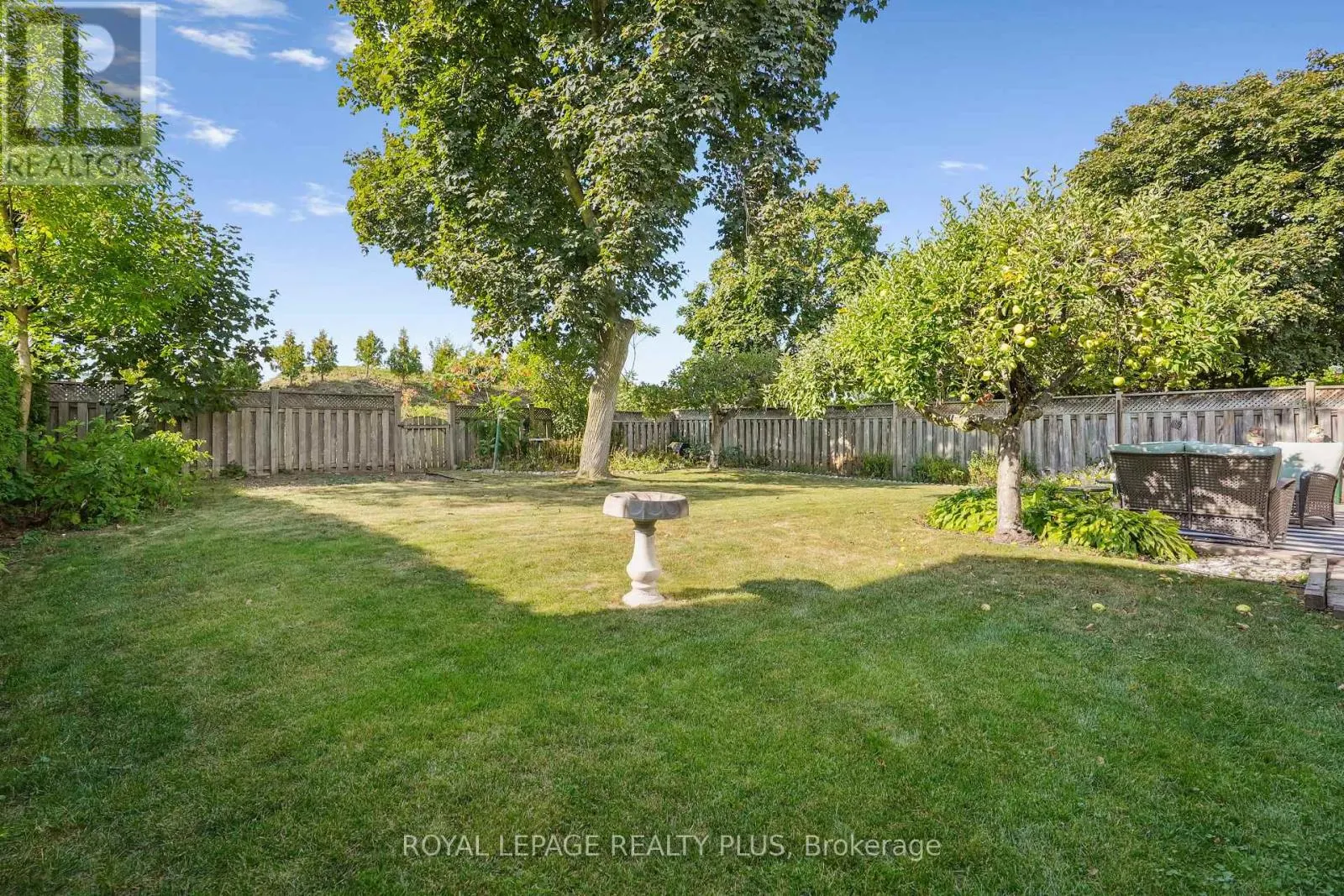 2335 WYANDOTTE DRIVE