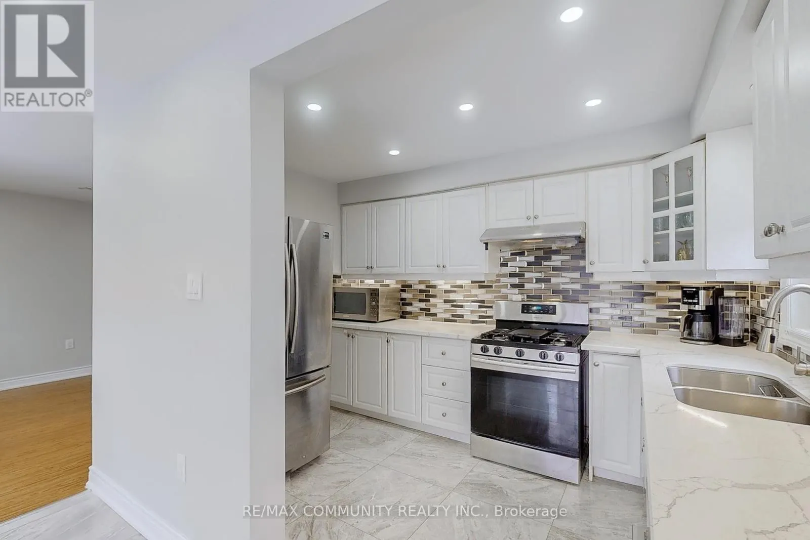 65 CREDITSTONE ROAD