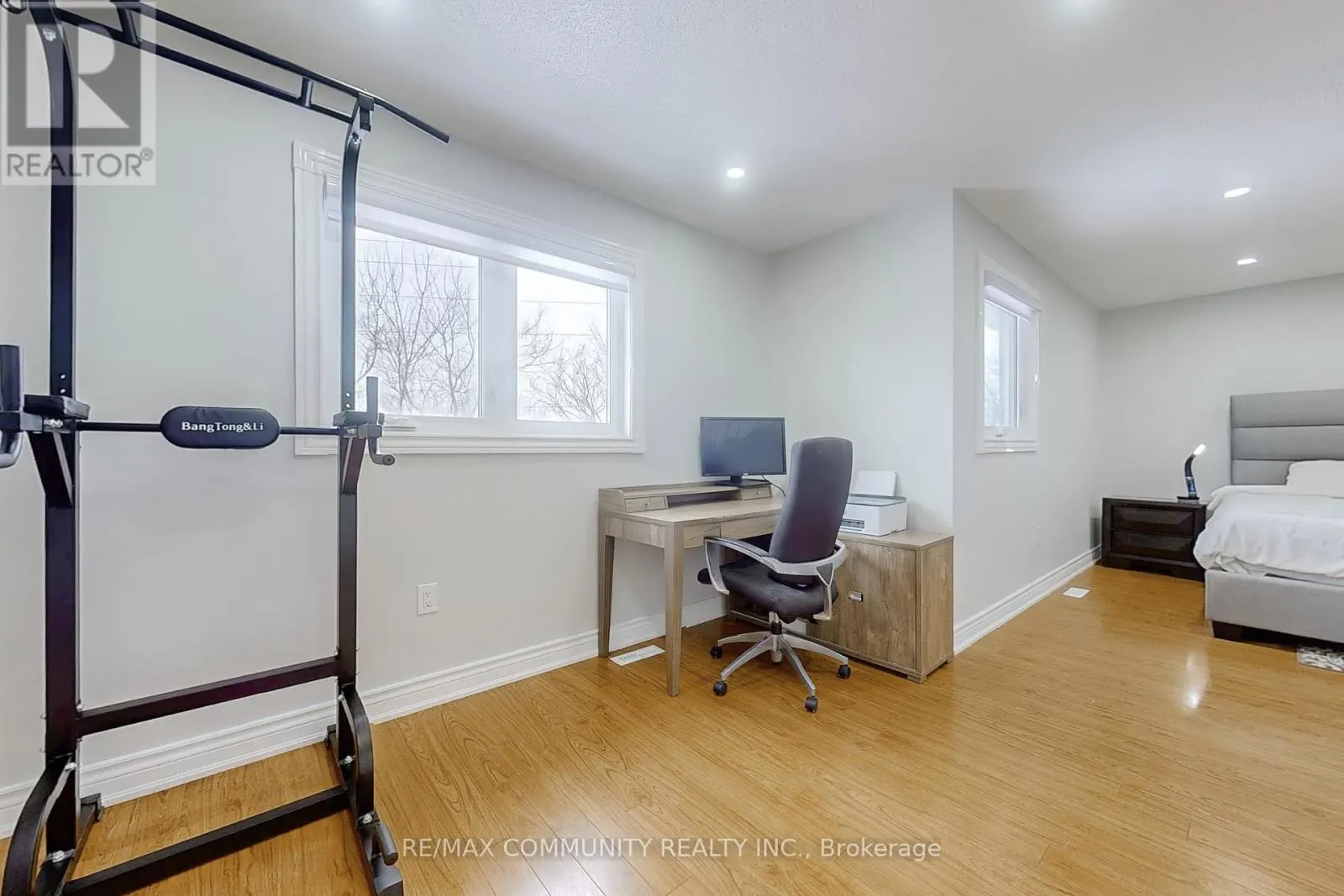 65 CREDITSTONE ROAD