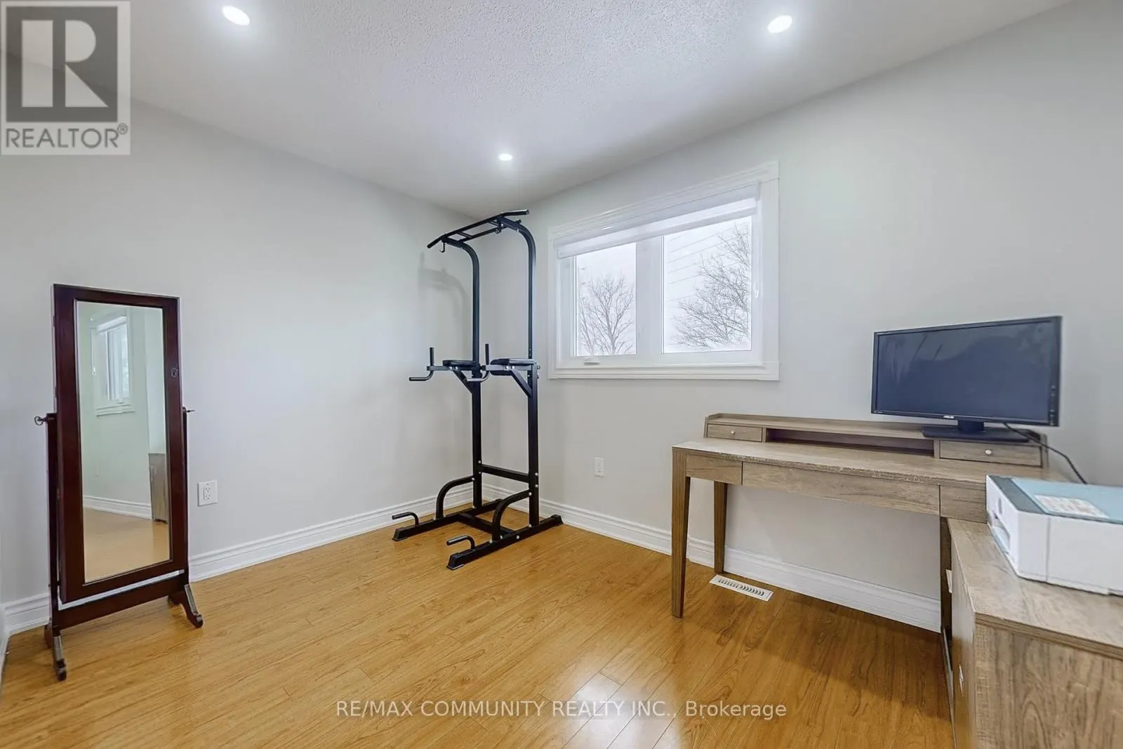 65 CREDITSTONE ROAD