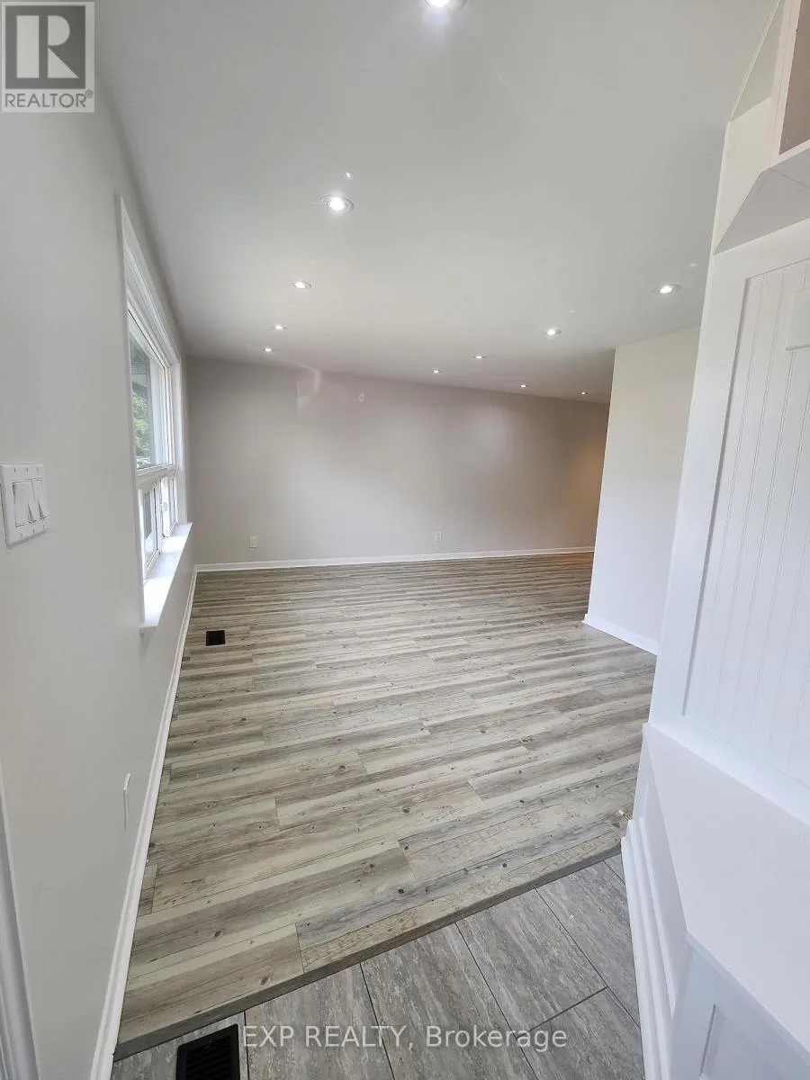 1 - 98 CORBY CRESCENT
