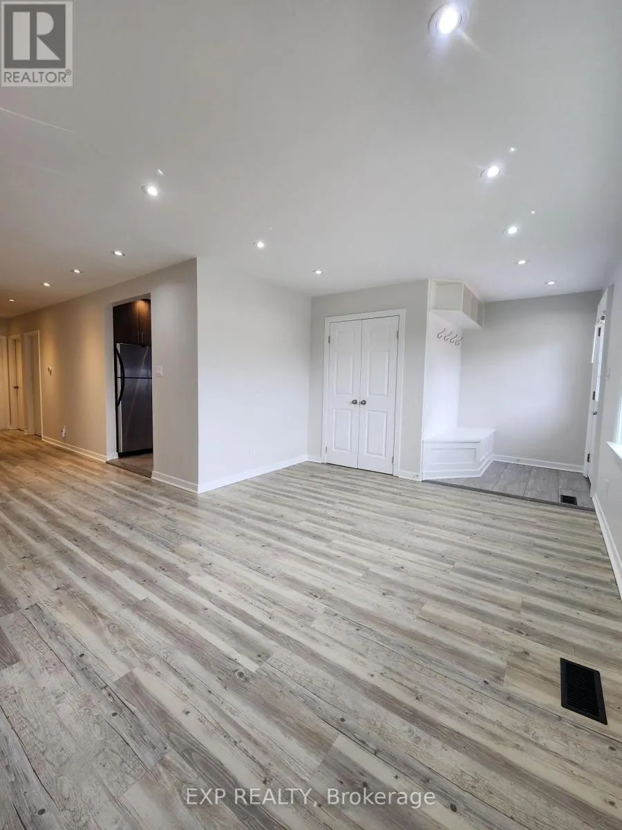 1 - 98 CORBY CRESCENT