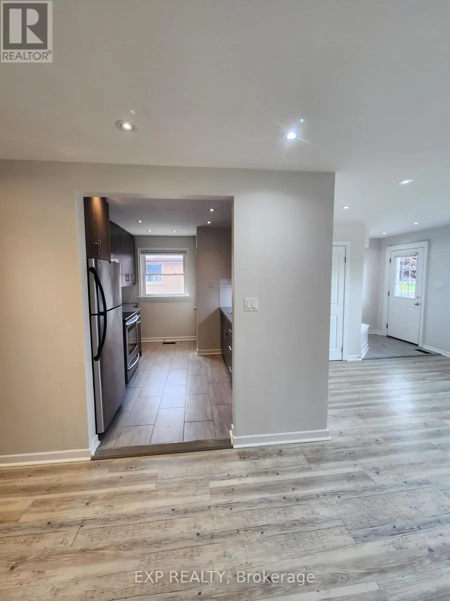 1 - 98 CORBY CRESCENT