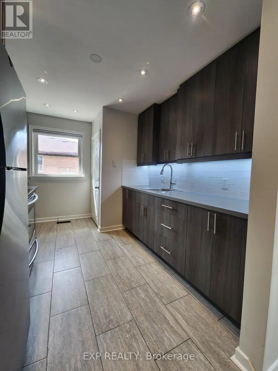 1 - 98 CORBY CRESCENT