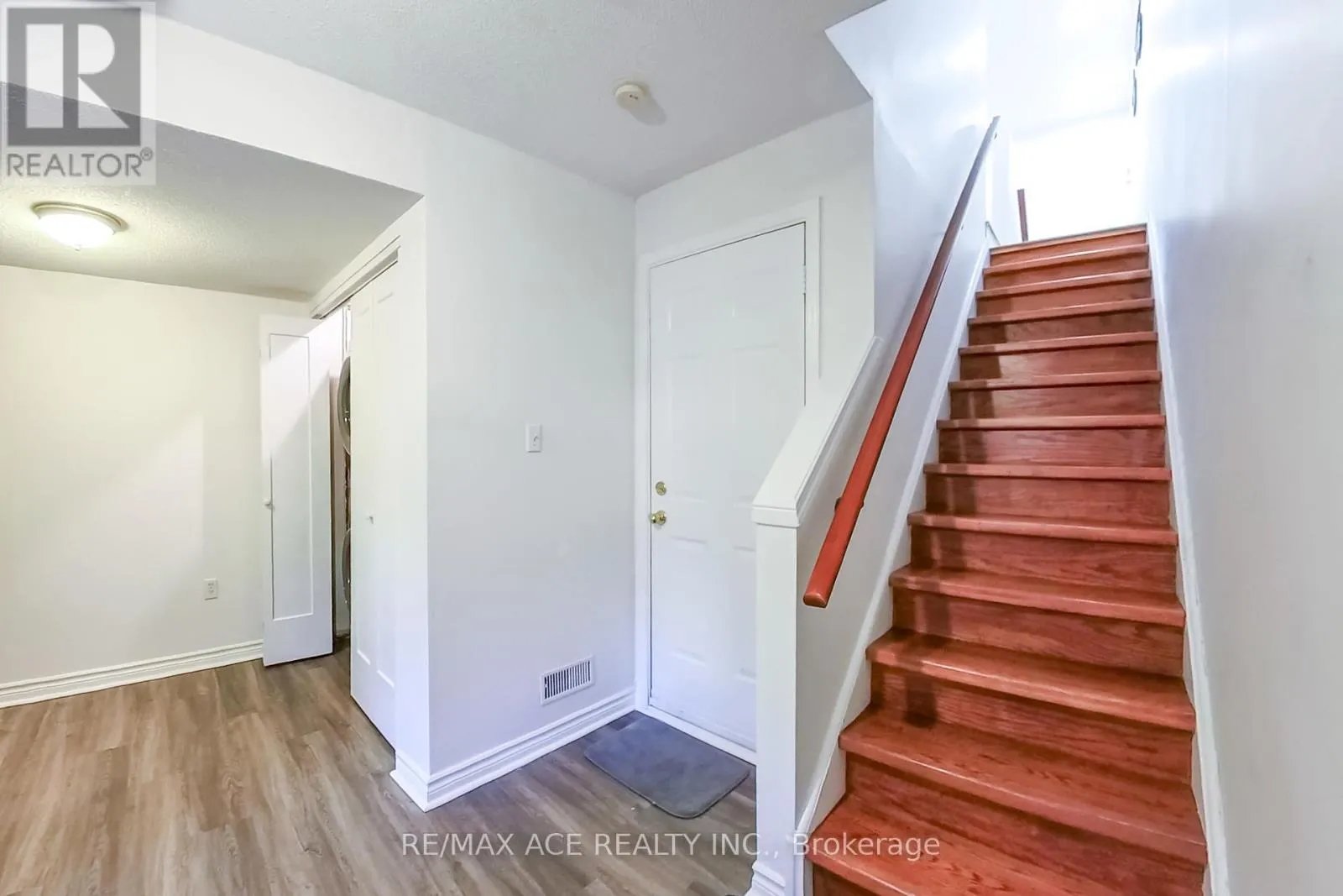 22 - 1525 SOUTH PARADE COURT