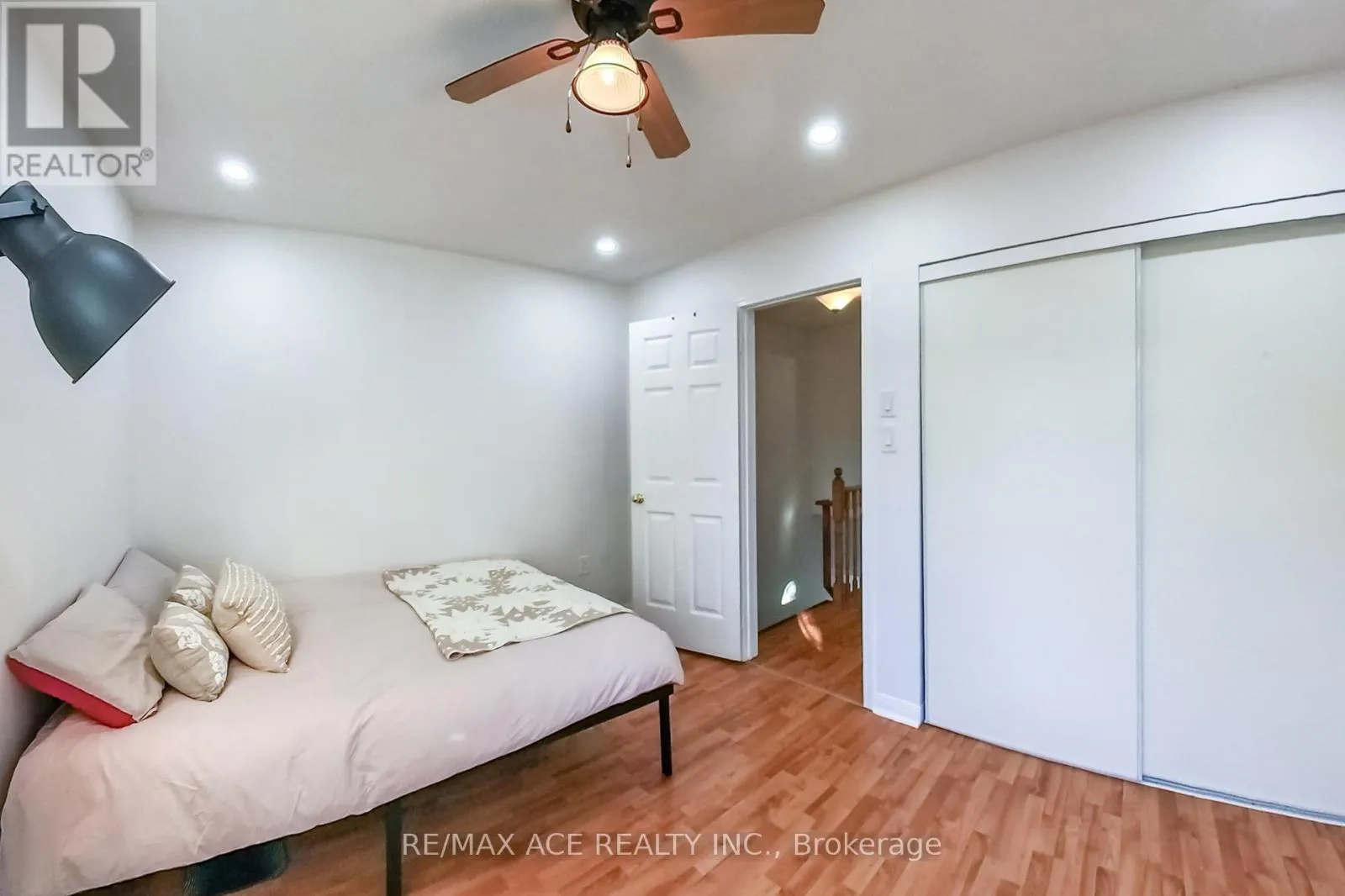 22 - 1525 SOUTH PARADE COURT