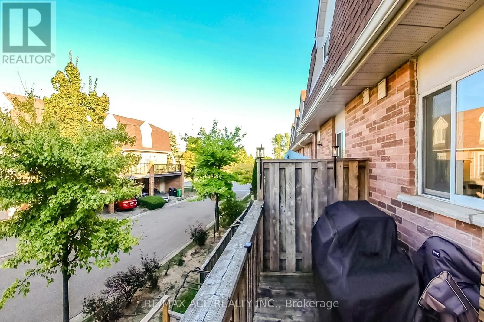 22 - 1525 SOUTH PARADE COURT