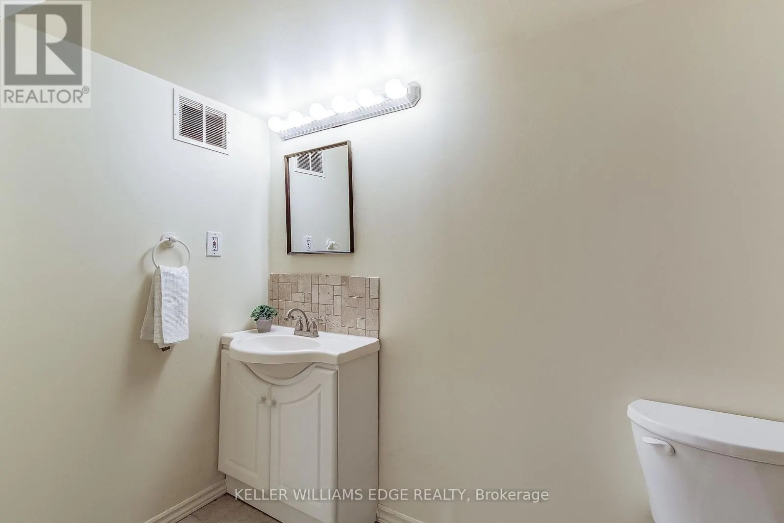1216 DE QUINCY CRESCENT