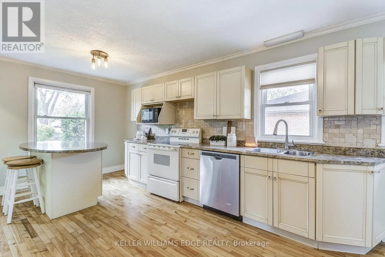 1216 DE QUINCY CRESCENT