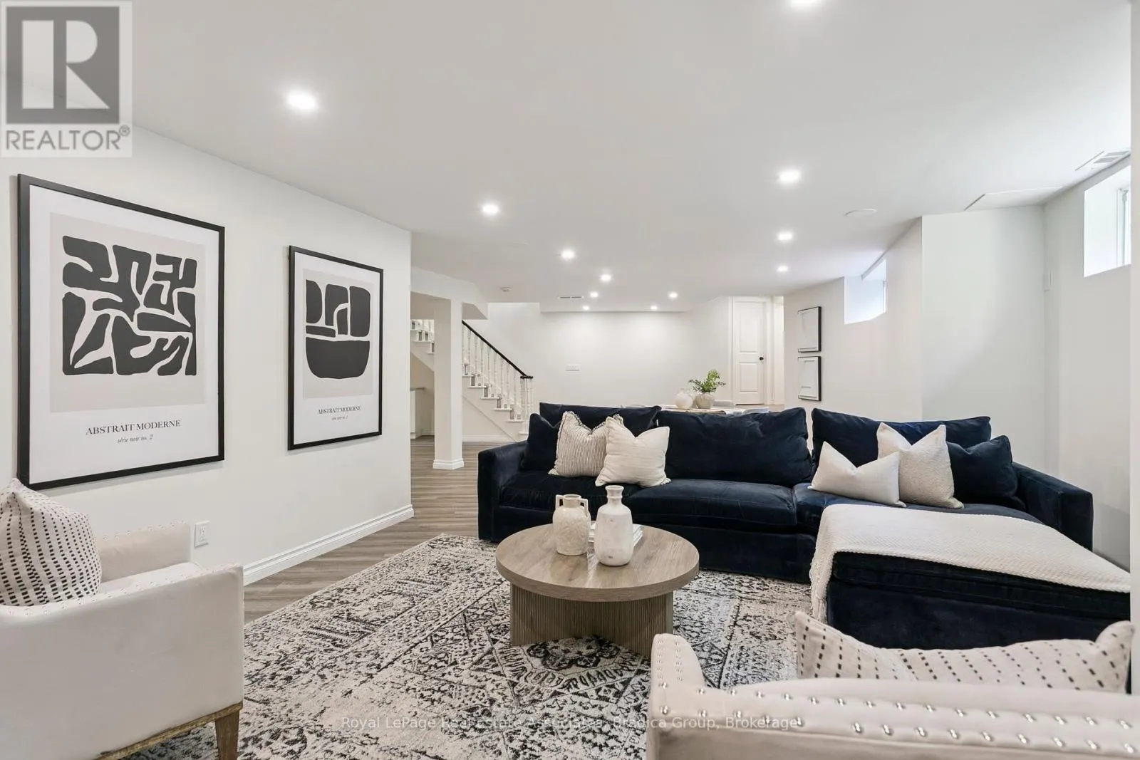19 LORRAINE GARDENS