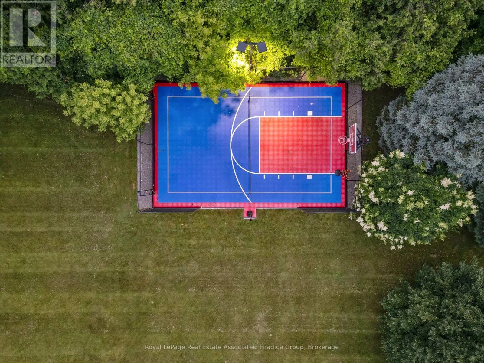 19 LORRAINE GARDENS