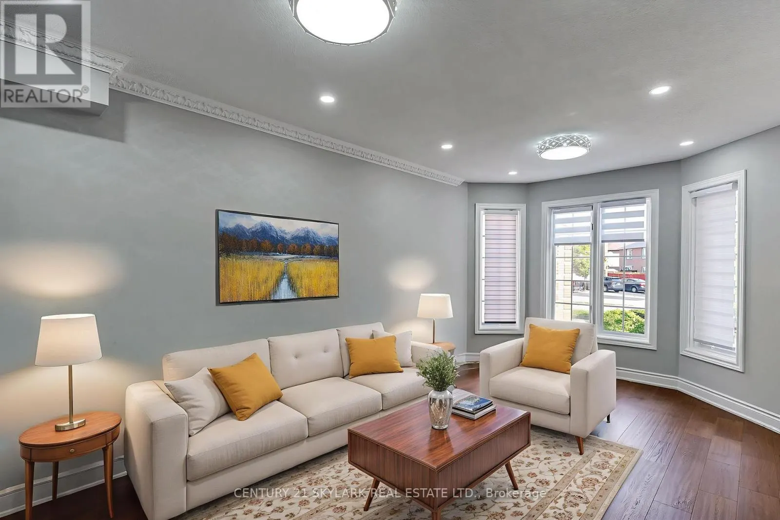4 MOONSTONE COURT