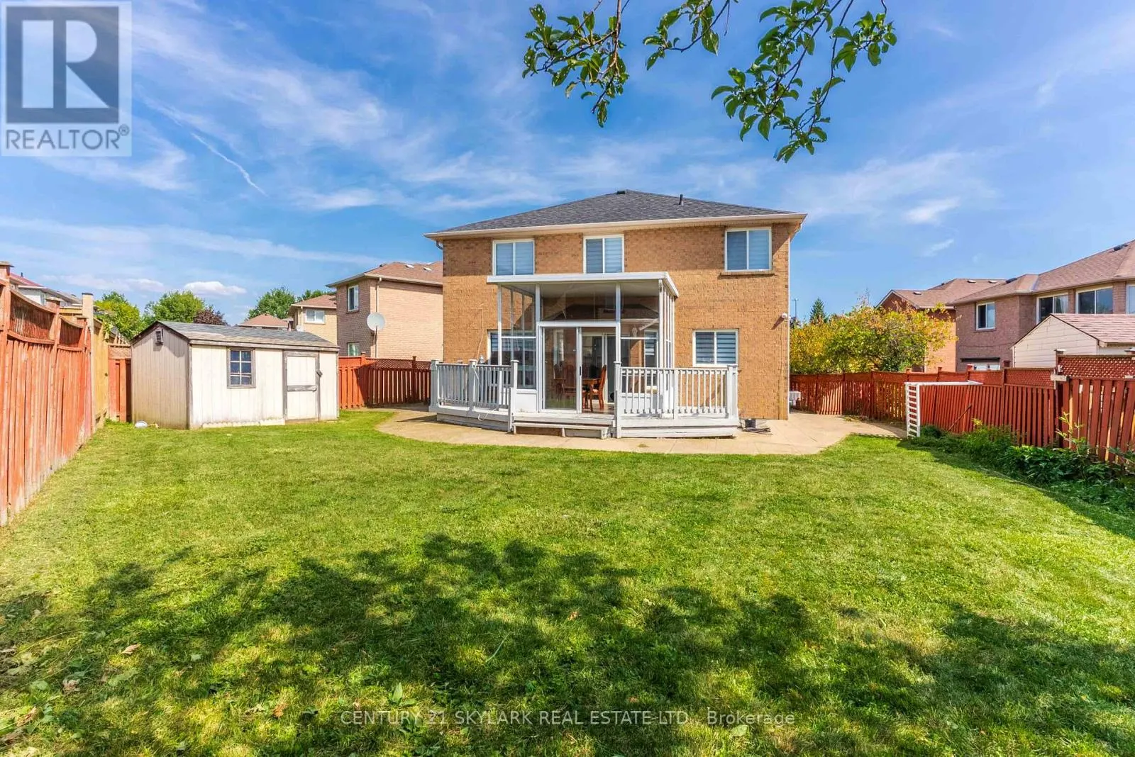 4 MOONSTONE COURT