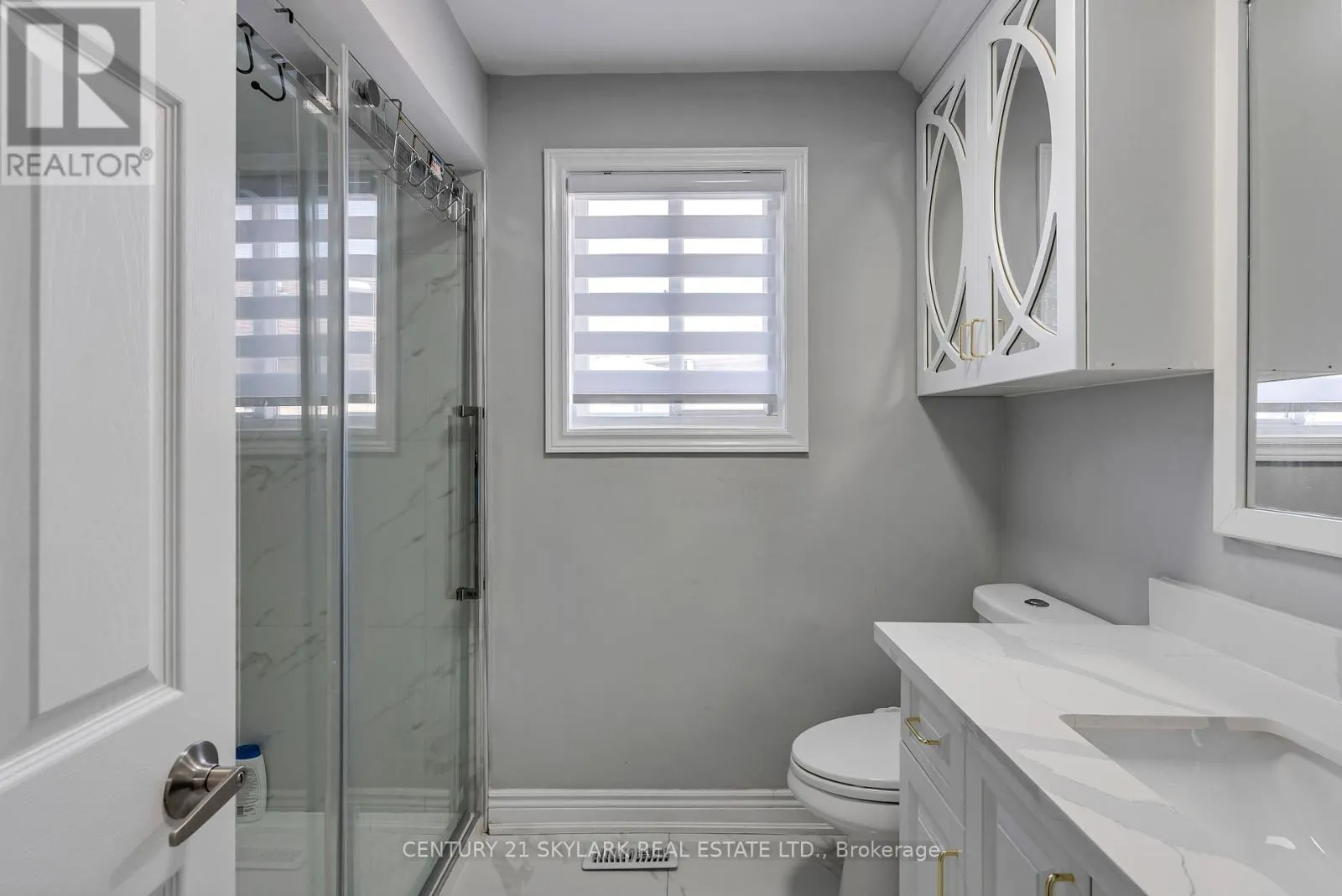 4 MOONSTONE COURT