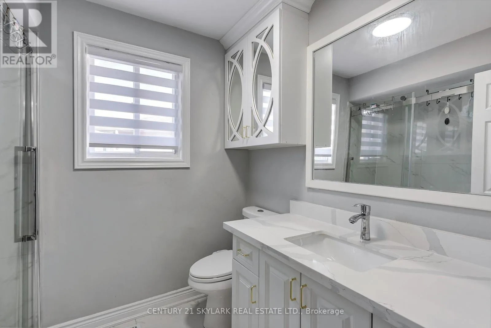 4 MOONSTONE COURT