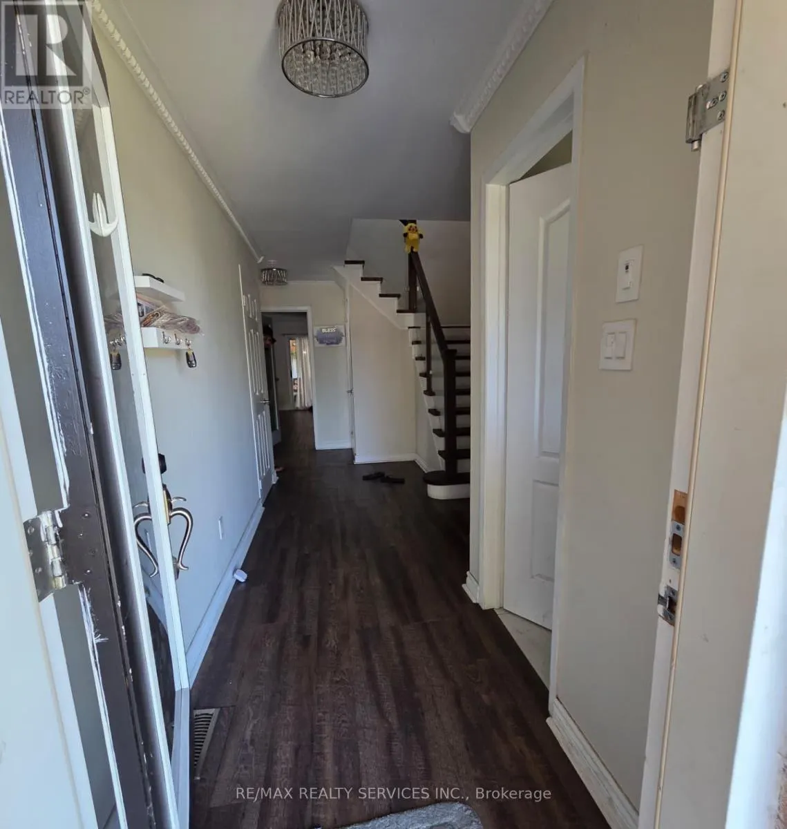 32 SHENSTONE AVENUE
