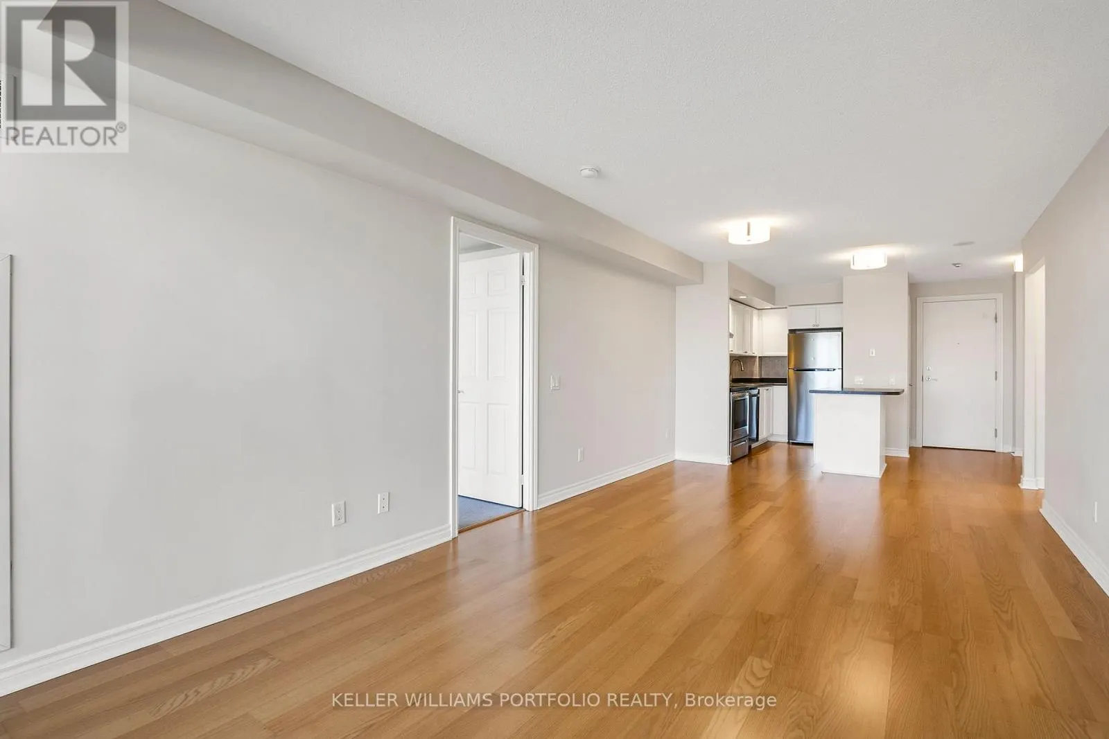 707 - 5229 DUNDAS STREET W