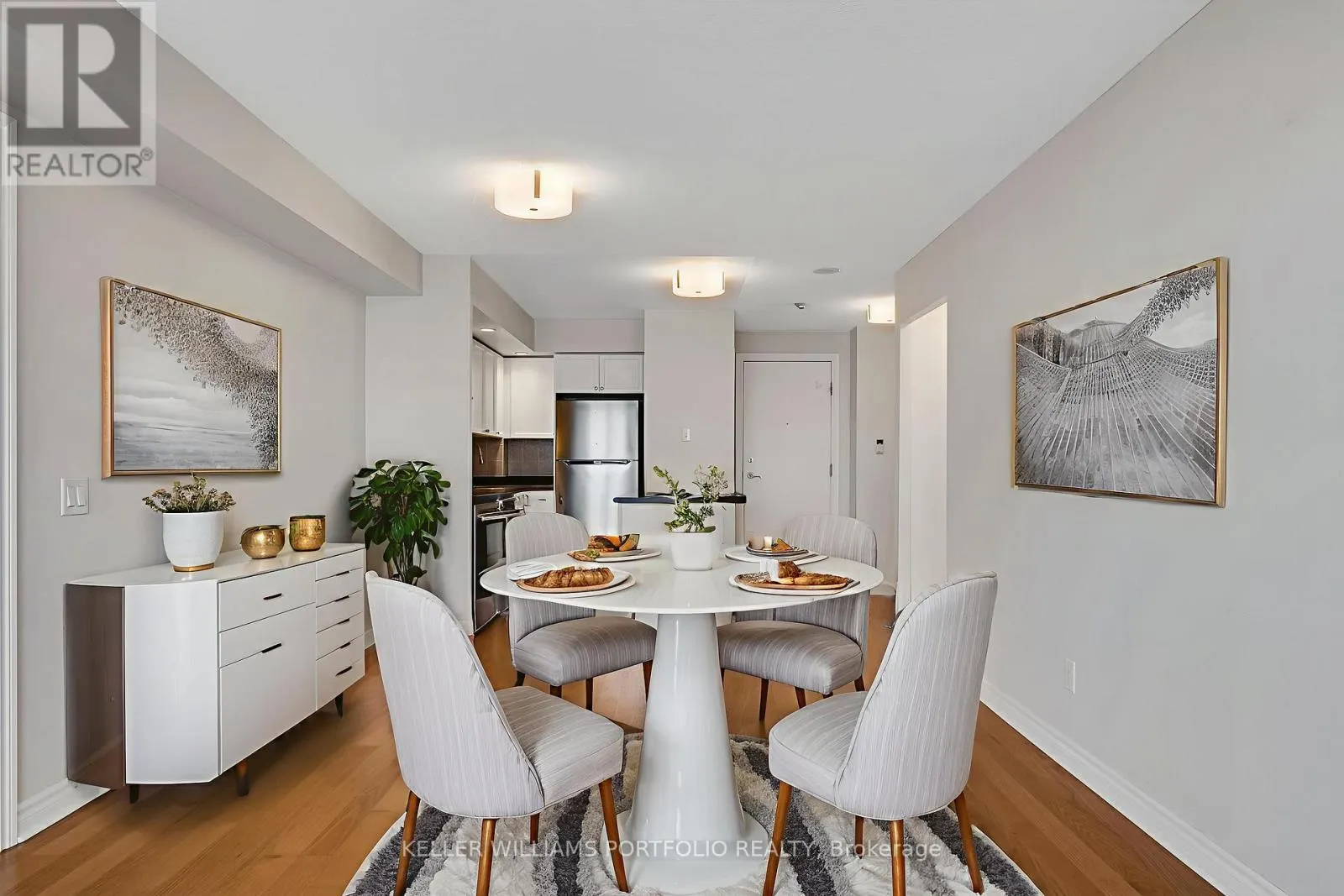 707 - 5229 DUNDAS STREET W