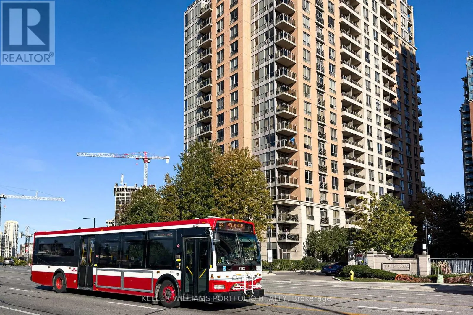707 - 5229 DUNDAS STREET W