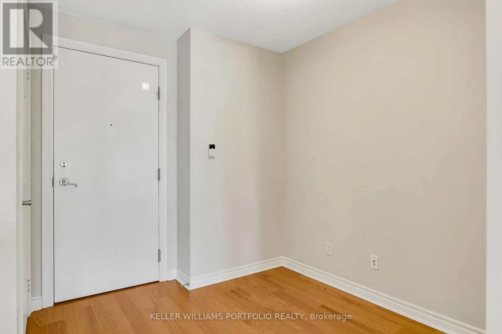 707 - 5229 DUNDAS STREET W