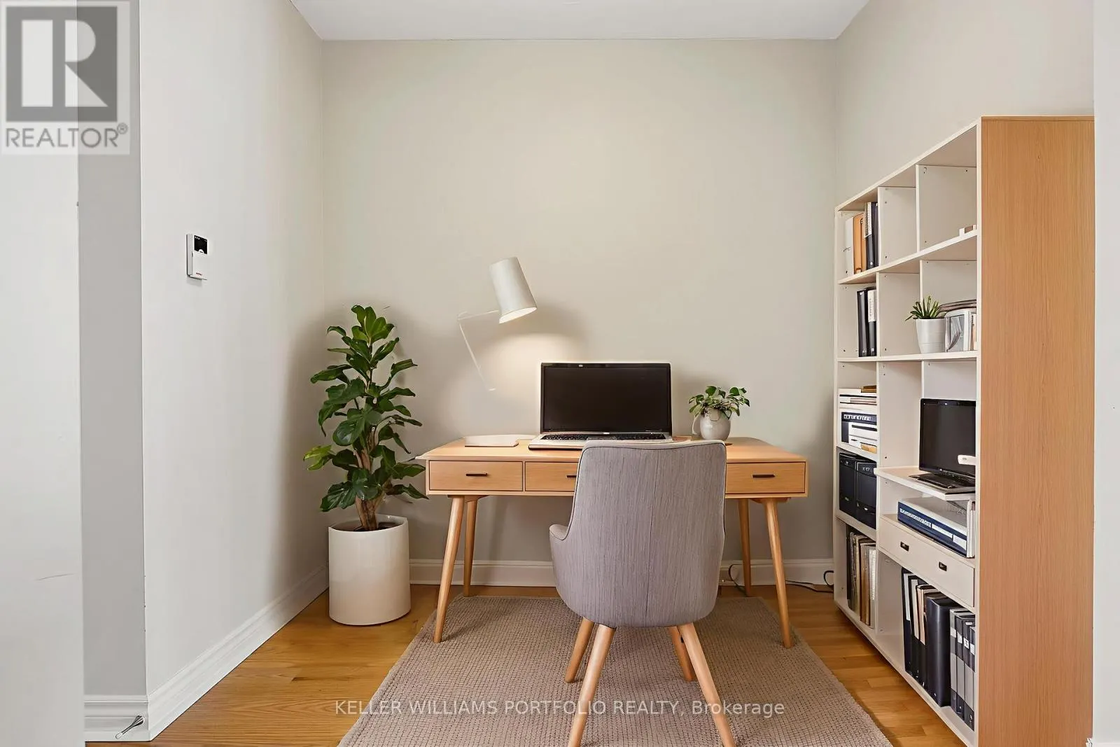 707 - 5229 DUNDAS STREET W