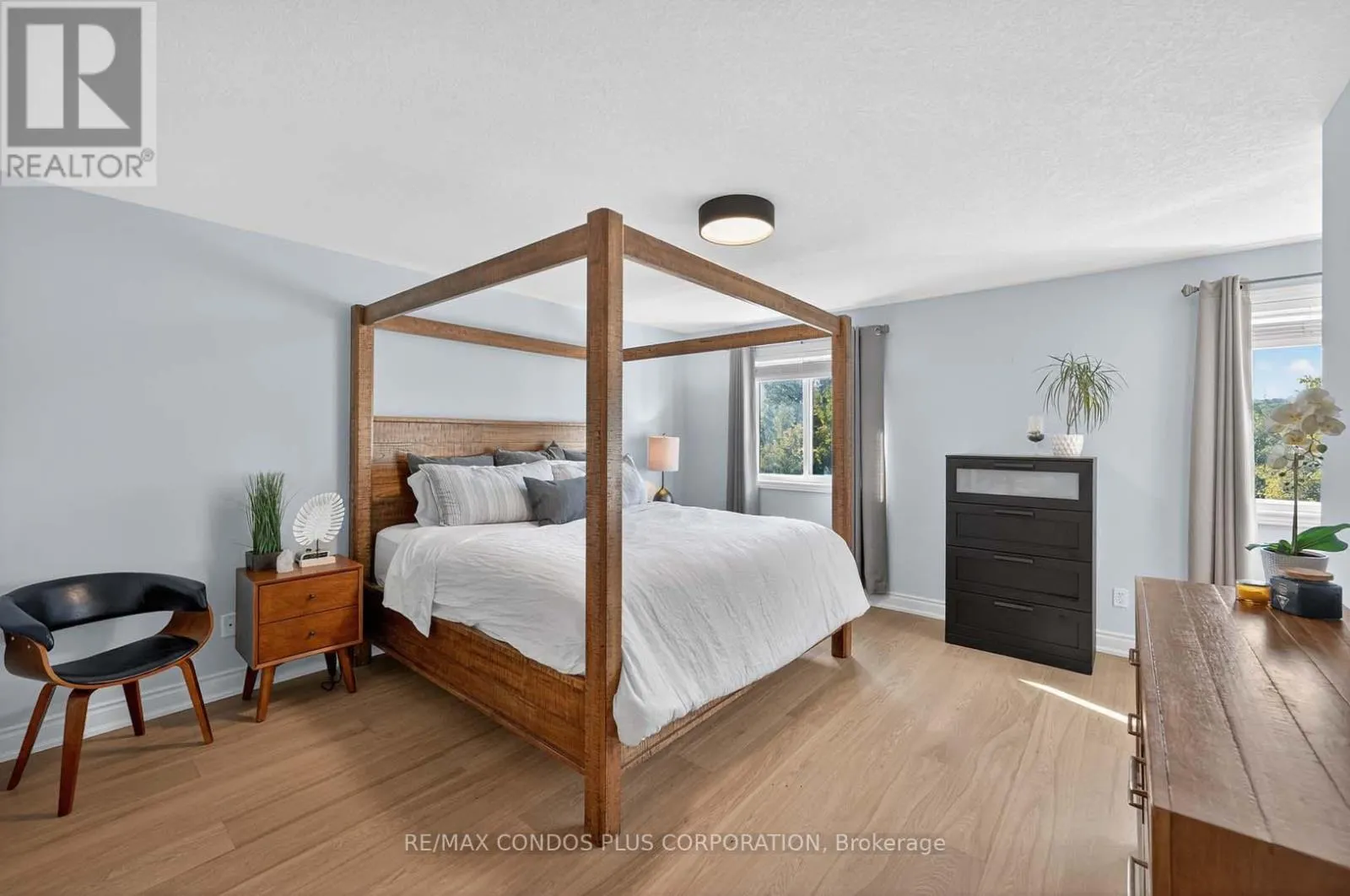 4 - 1491 PLAINS ROAD W