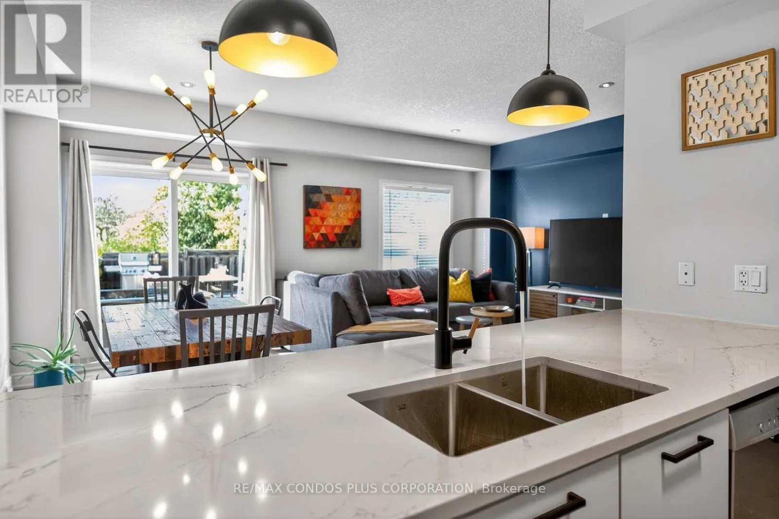 4 - 1491 PLAINS ROAD W