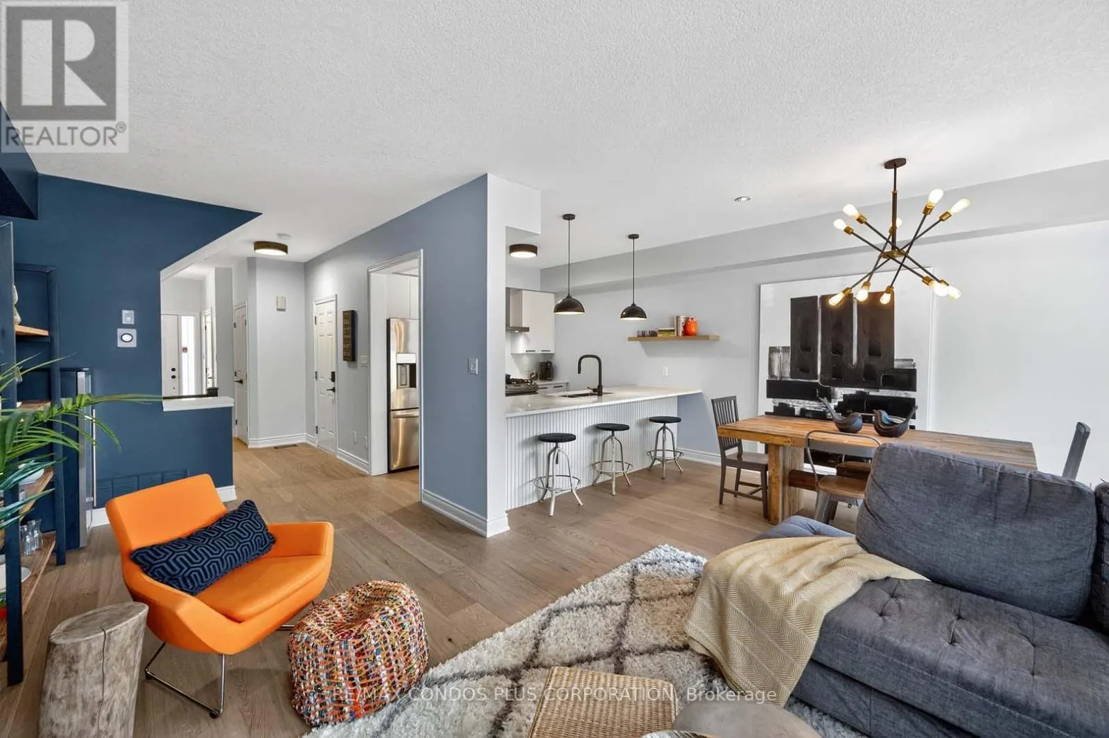 4 - 1491 PLAINS ROAD W
