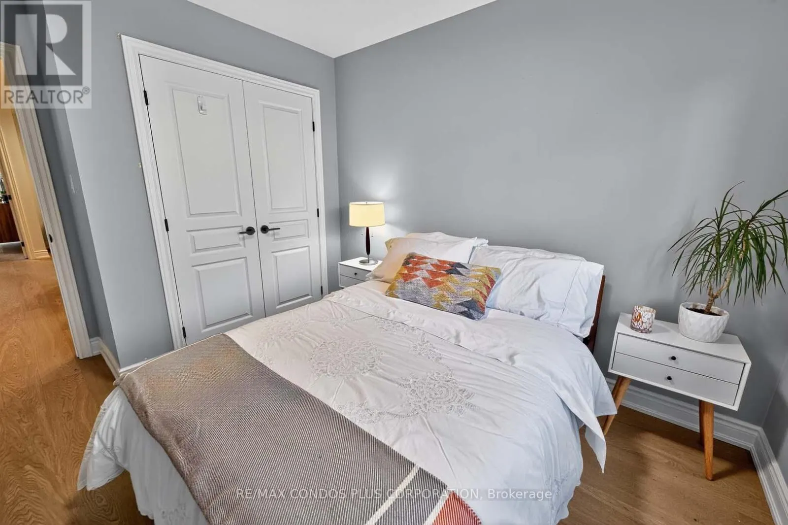 4 - 1491 PLAINS ROAD W