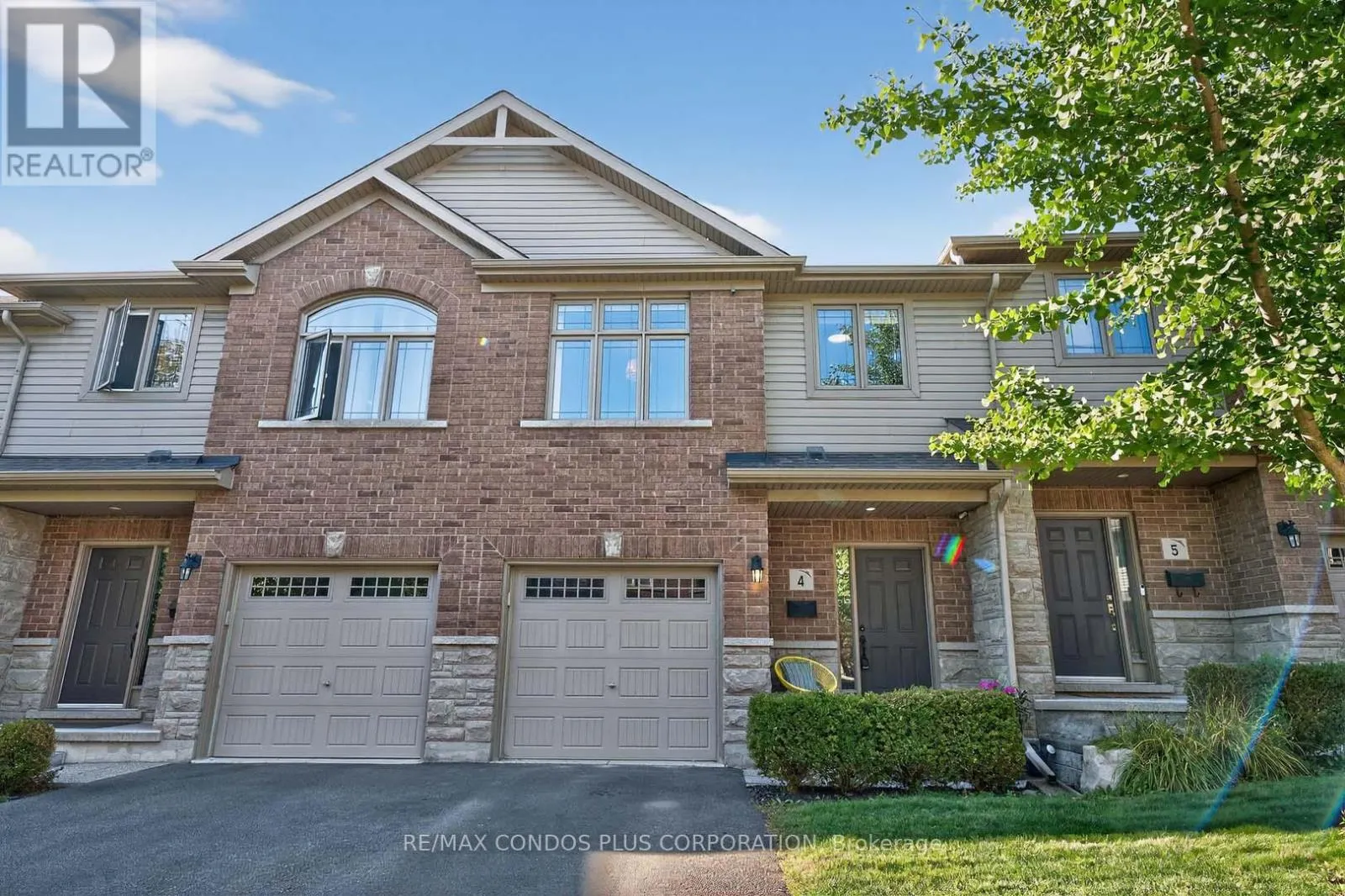4 - 1491 PLAINS ROAD W