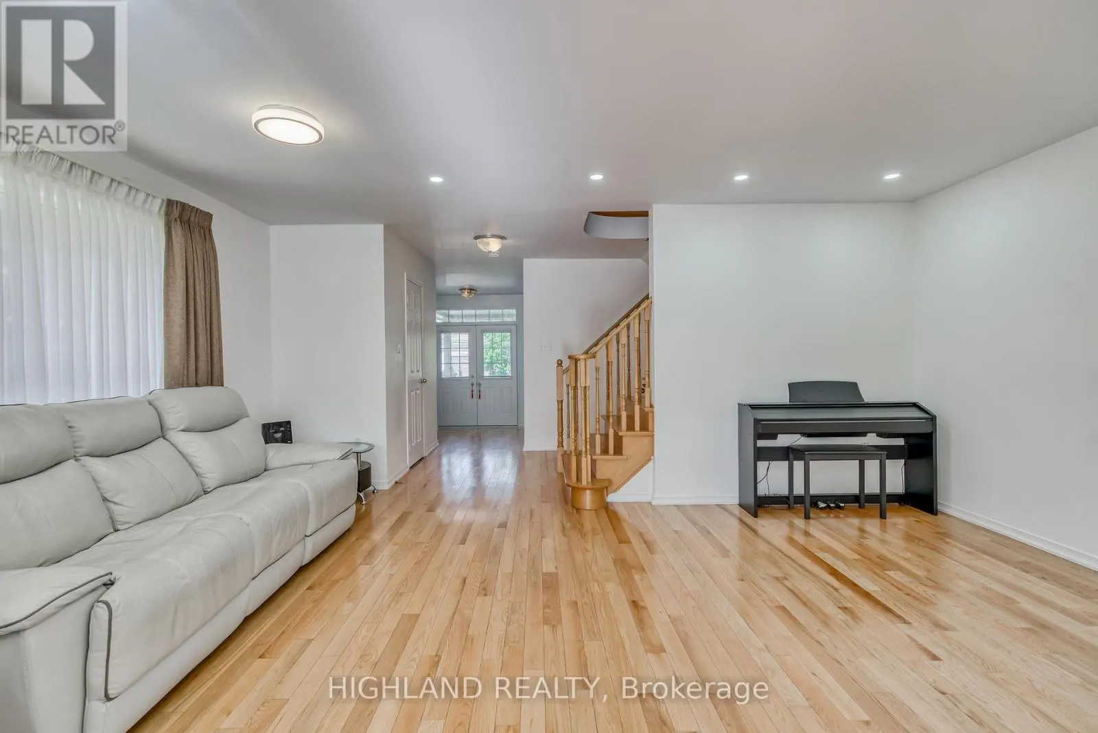3904 STARDUST DRIVE