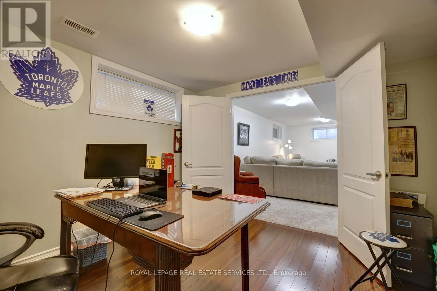 35 AIKEN CRESCENT