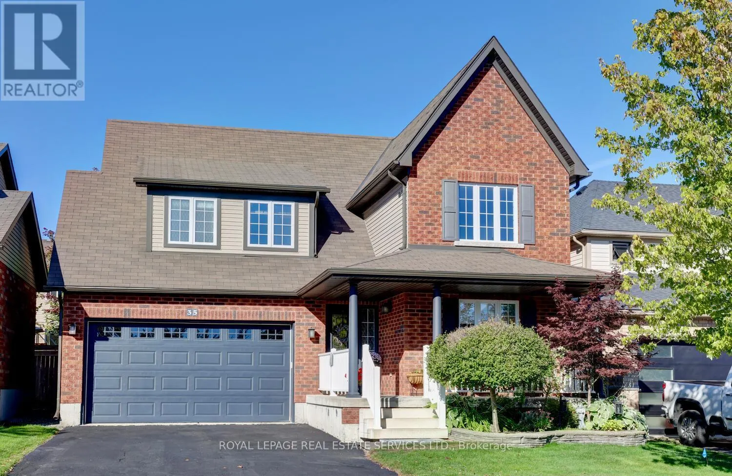 35 AIKEN CRESCENT