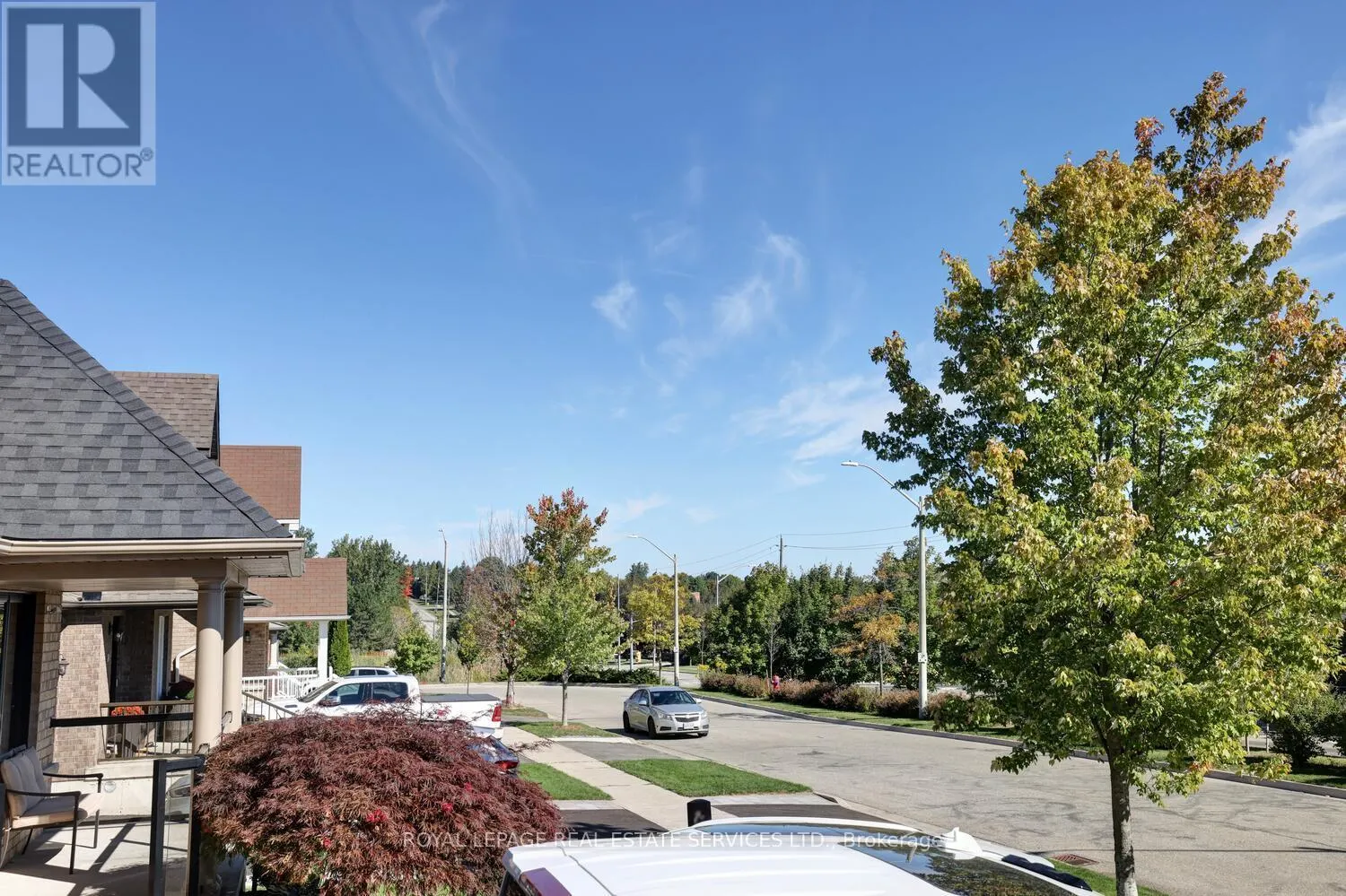 35 AIKEN CRESCENT