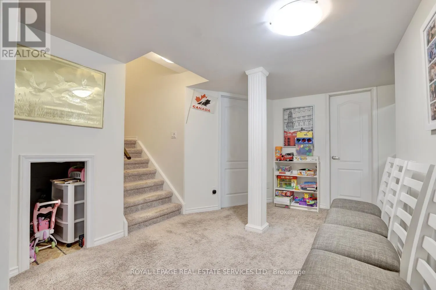35 AIKEN CRESCENT