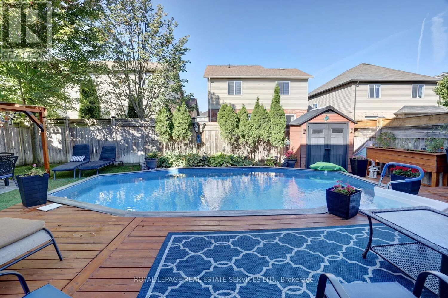 35 AIKEN CRESCENT