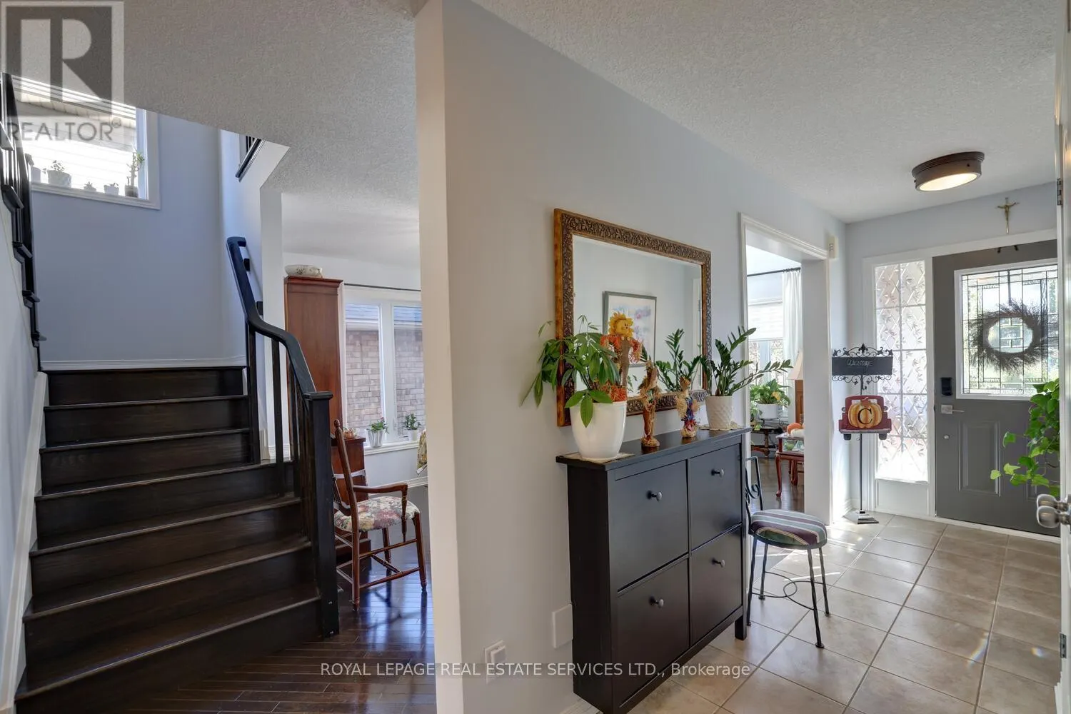 35 AIKEN CRESCENT