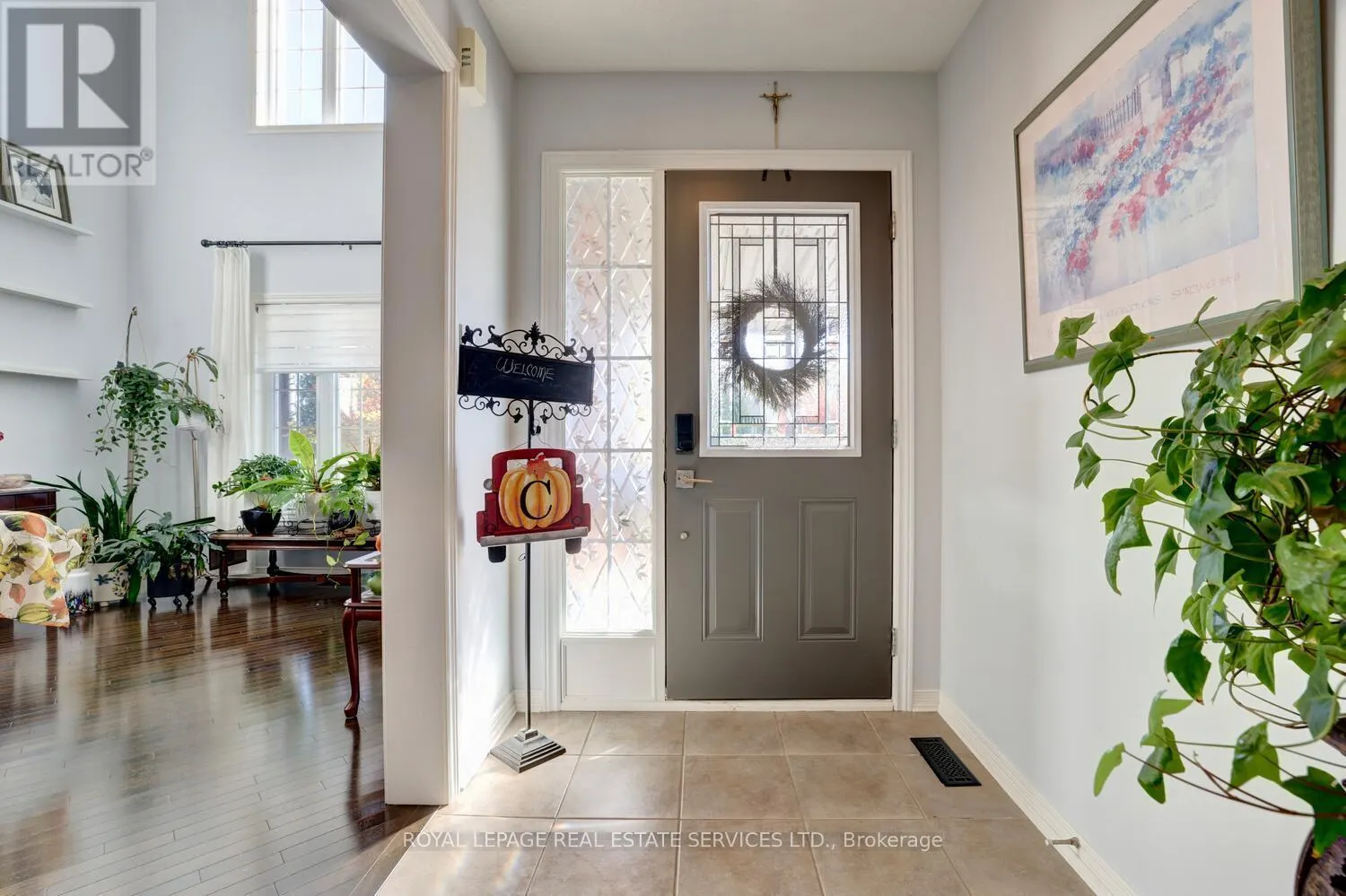 35 AIKEN CRESCENT