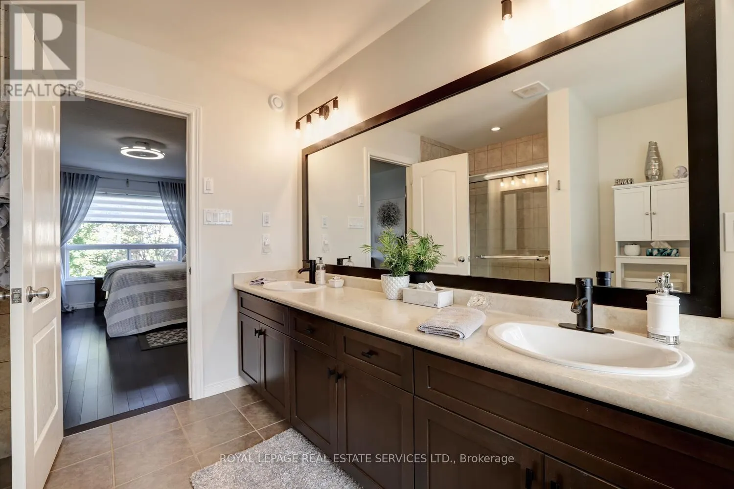 35 AIKEN CRESCENT