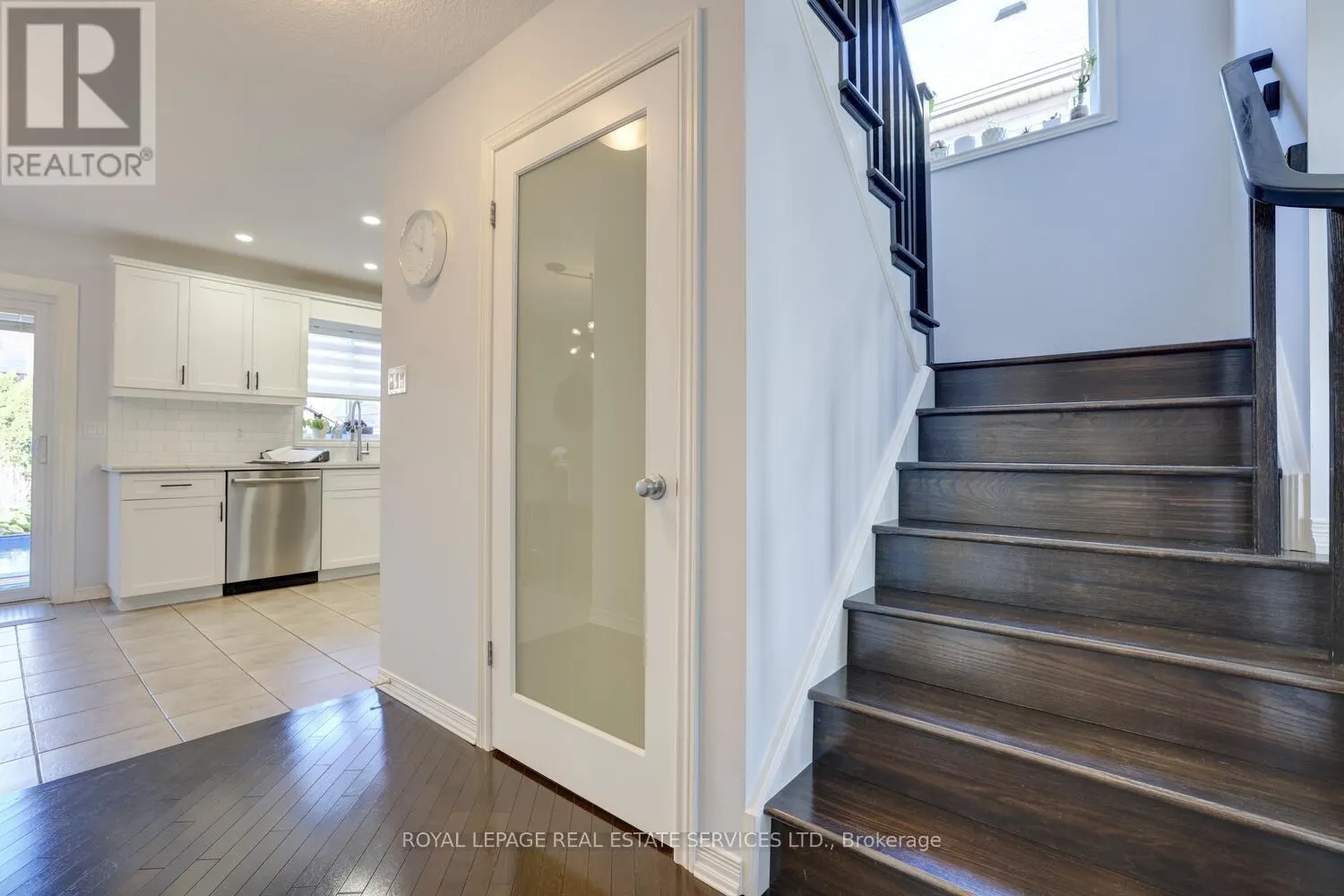 35 AIKEN CRESCENT