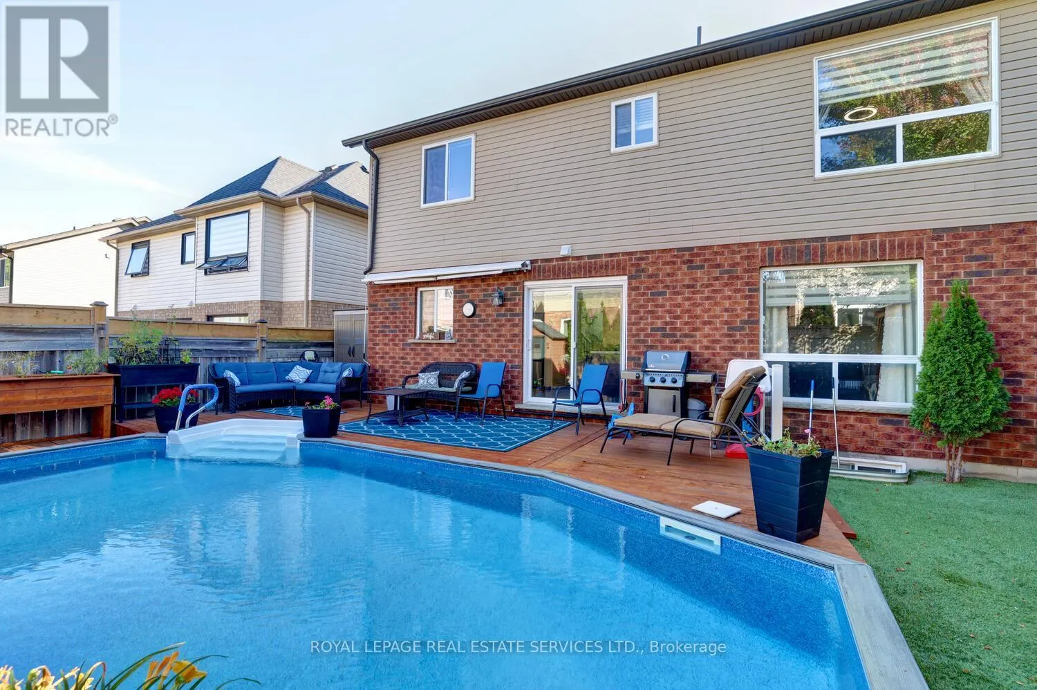 35 AIKEN CRESCENT