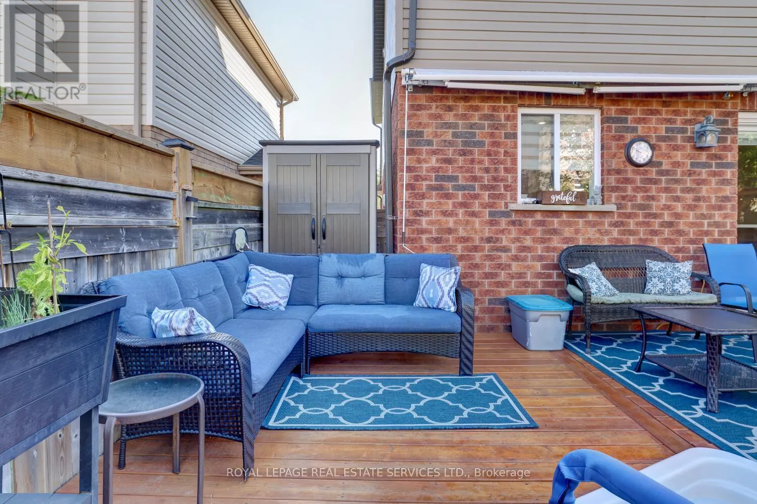 35 AIKEN CRESCENT
