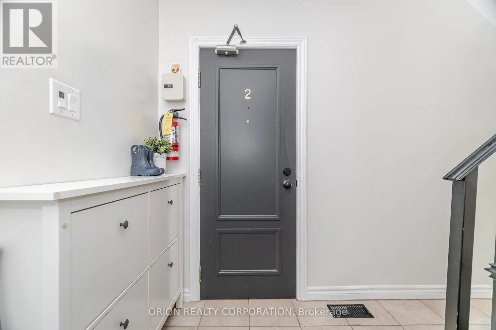 86 PARK STREET W