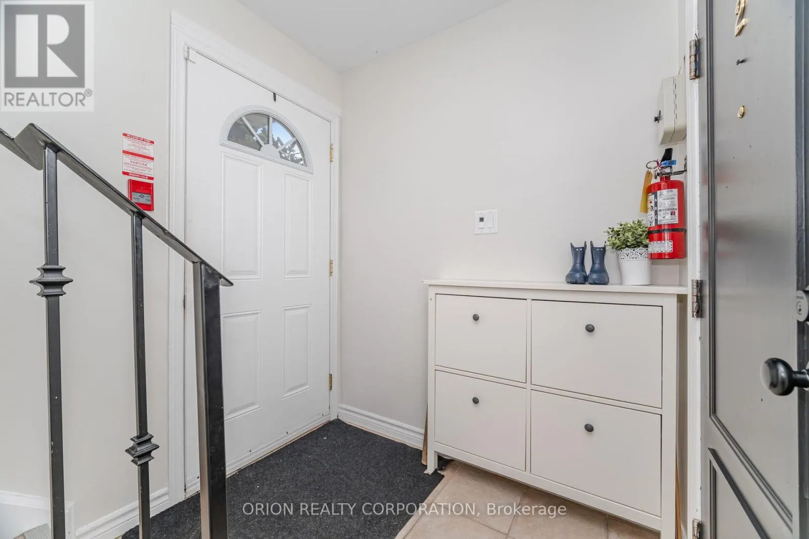 86 PARK STREET W