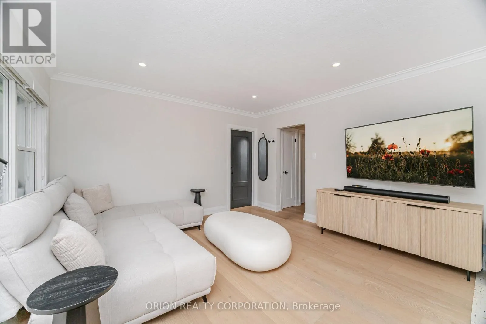 86 PARK STREET W