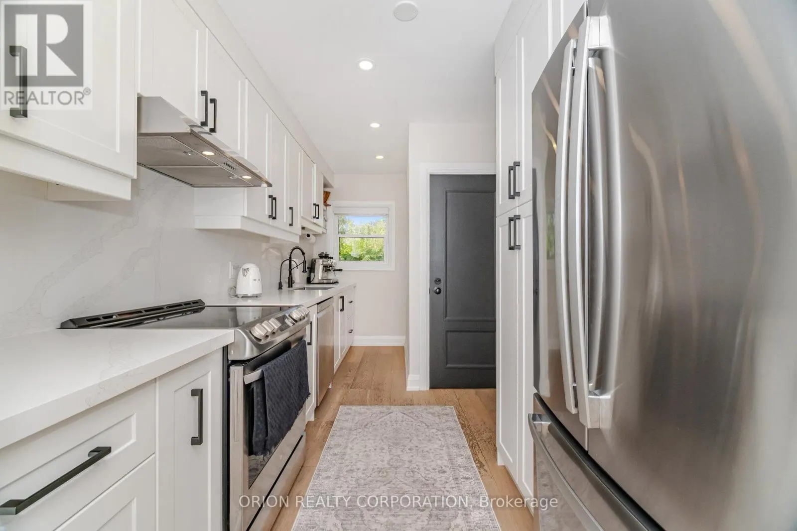 86 PARK STREET W
